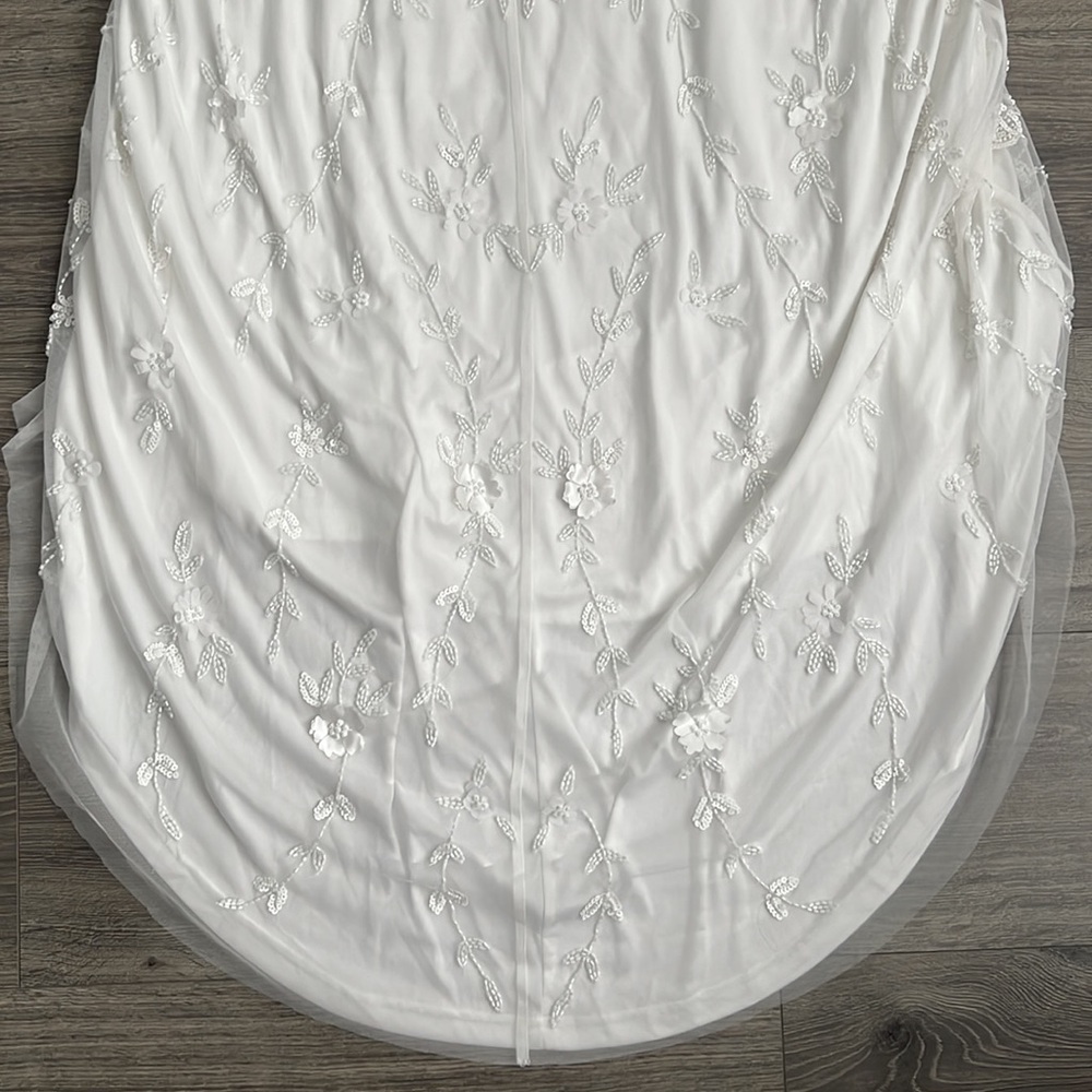Lulu's White Embellished Square-Neck Wedding Gown - Picture 11 of 12